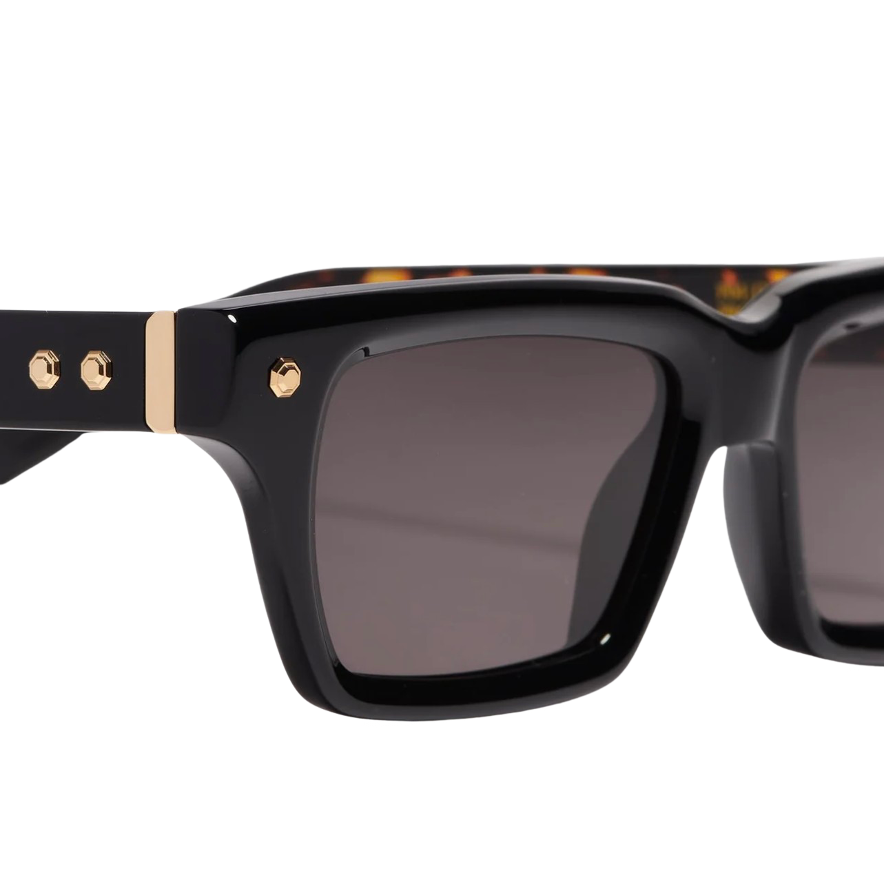 JOHN DALIA | P04 C-108