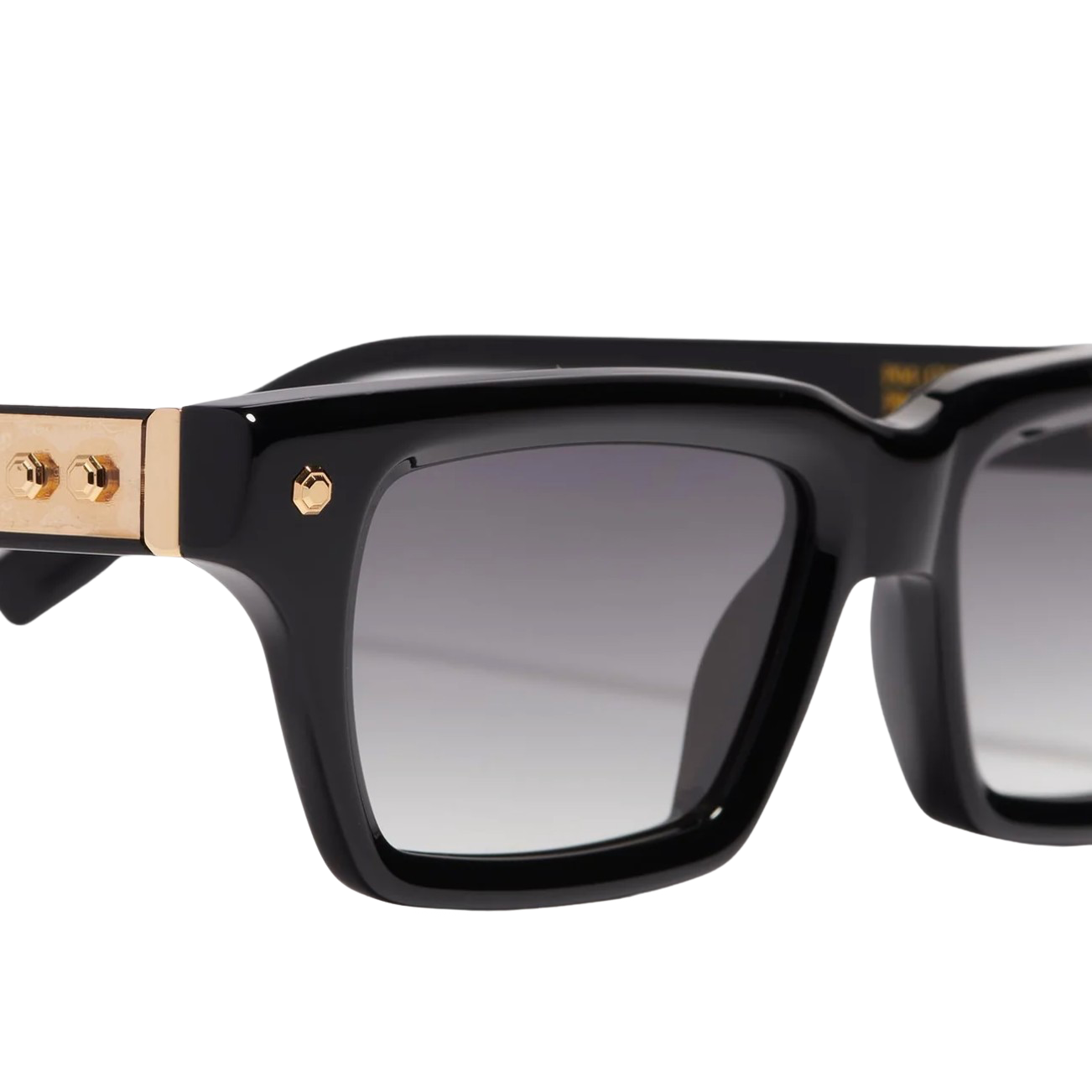 JOHN DALIA | P04 C-600